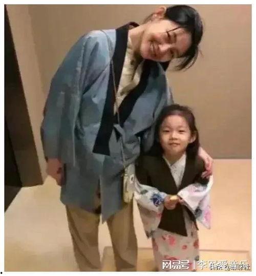 娱乐圈吃瓜爆料恋情,明星甜蜜瞬间曝光