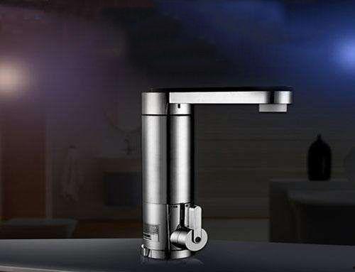 娱乐吃瓜君用水龙头飞天